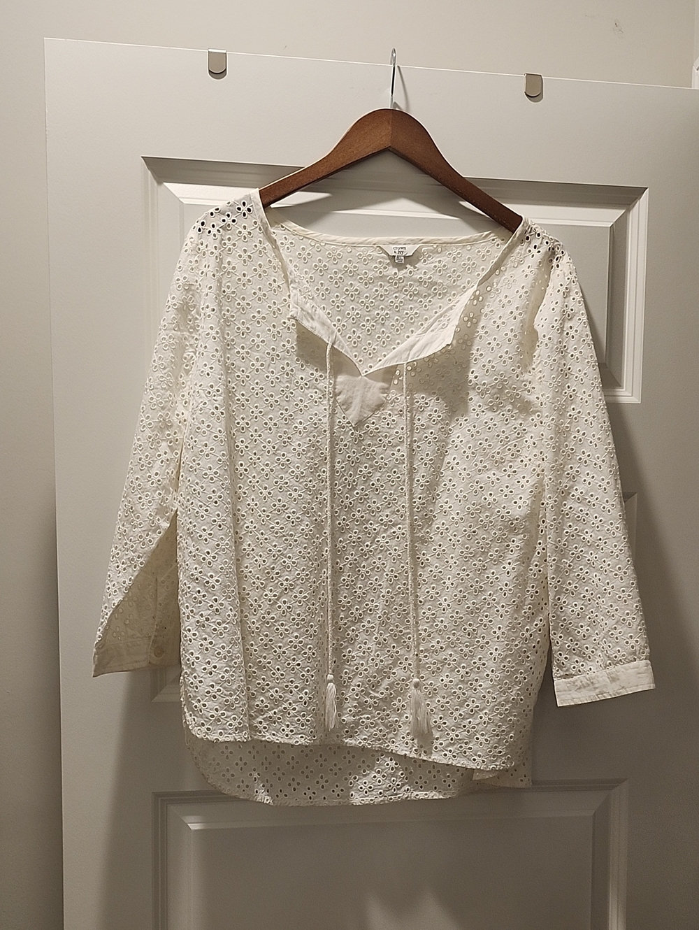Crown And Ivy Women's Eyelet Tie-Front Blouse - White Size XL